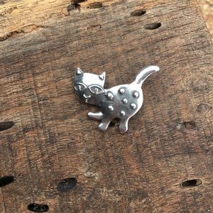 Retired James Avery Pin